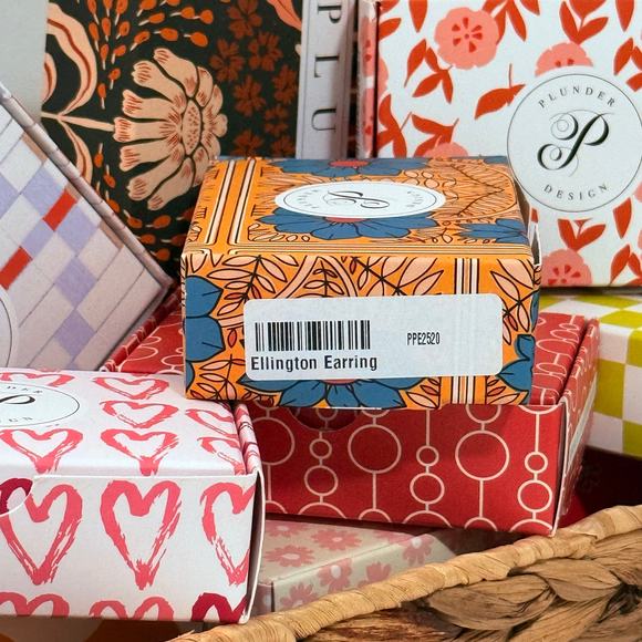 New Plunder "Ellington" Natural Shell Hoop Earrings (3.5") - Picture 5 of 5